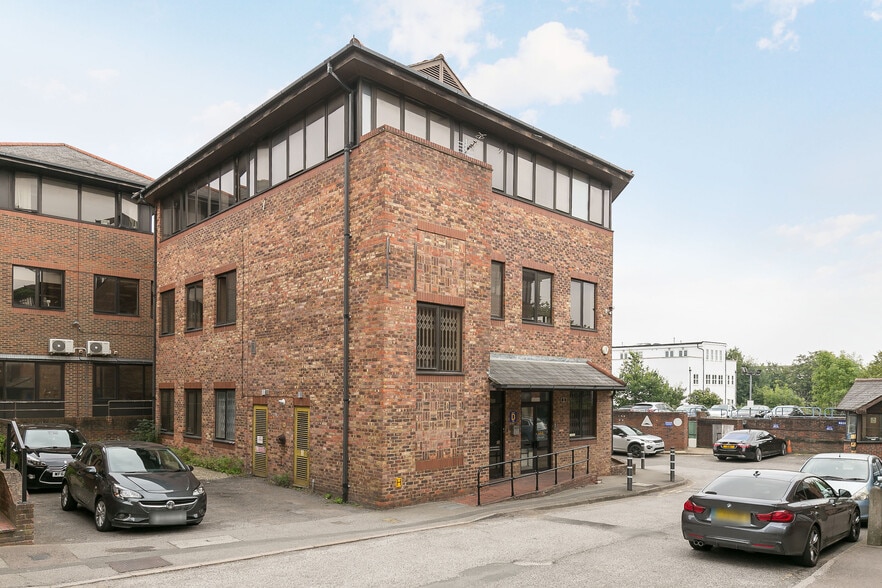 288 Chase Rd, London to rent - Building Photo - Image 3 of 19