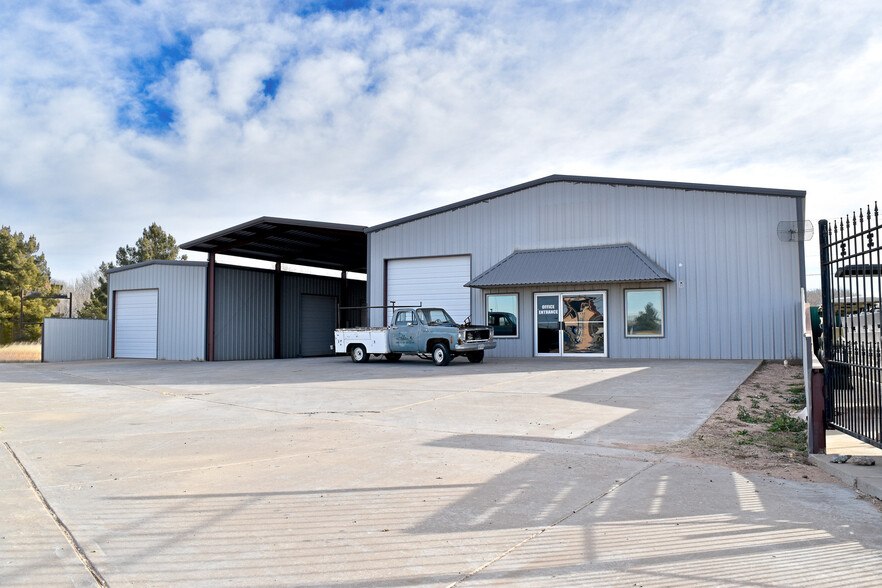 329 E Hwy 82, Wolfforth, TX for rent - Building Photo - Image 1 of 20