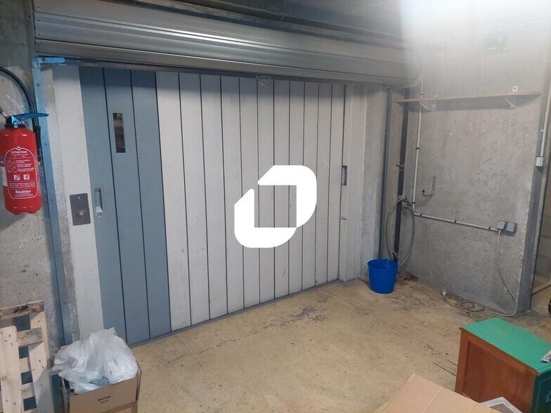 Light Industrial in Boulogne-Billancourt to rent - Building Photo - Image 2 of 9