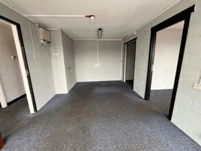 Edison Rd, Aylesbury to rent Interior Photo- Image 1 of 3