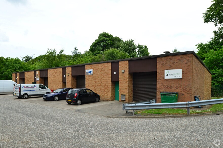 5 Eastfield Farm Rd, Penicuik for sale - Primary Photo - Image 1 of 1