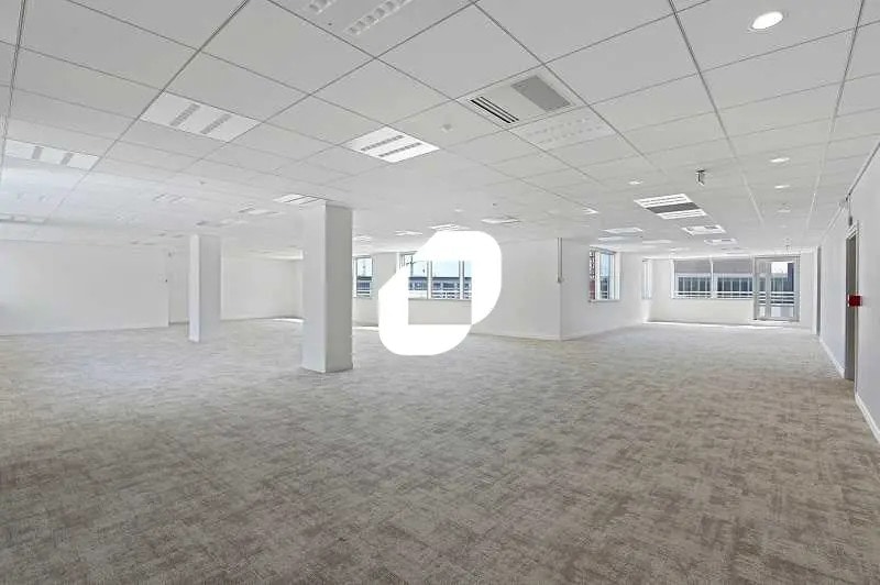 Office in Clichy to rent Interior Photo- Image 1 of 1