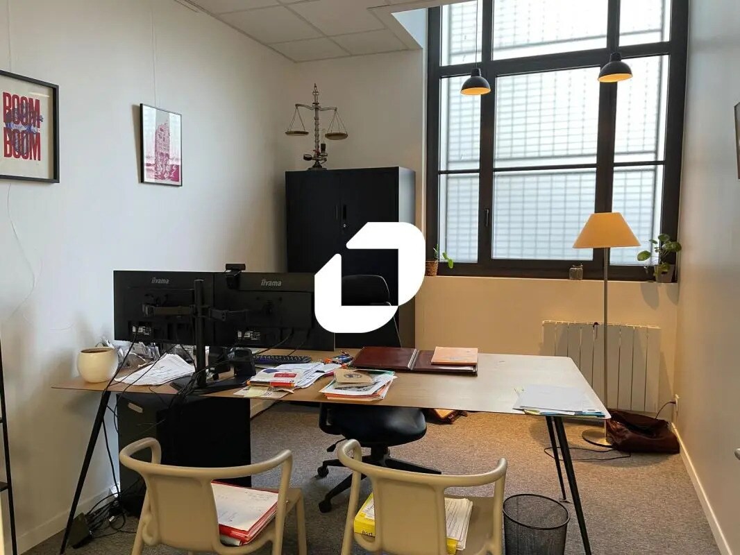 Office in Nantes for sale Interior Photo- Image 1 of 12