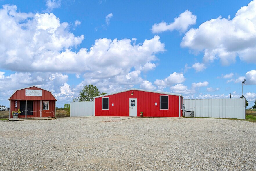 10963 E US Highway 82, Windom, TX for sale - Building Photo - Image 3 of 22