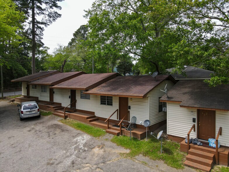 406 Malibu Dr, Orangeburg 29115 UK