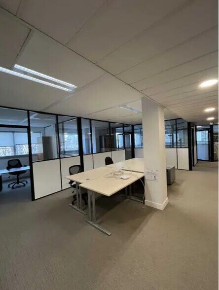 Office in Boulogne-Billancourt to rent - Building Photo - Image 3 of 7