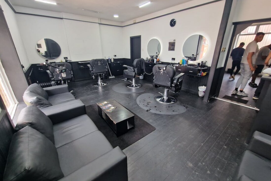 287 Oldham Rd, Oldham for sale Interior Photo- Image 1 of 1