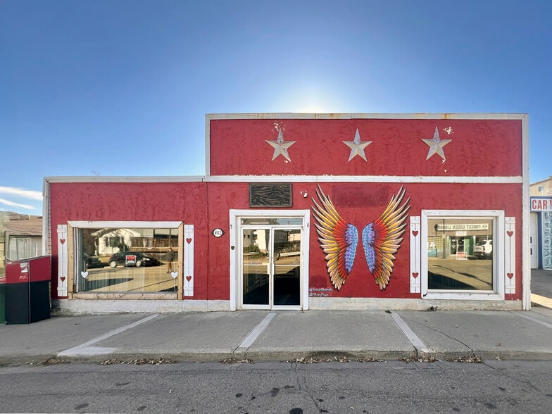 Building and Vacant Lot in Stony Plain portfolio of 2 properties for sale on LoopNet.co.uk - Building Photo - Image 1 of 4