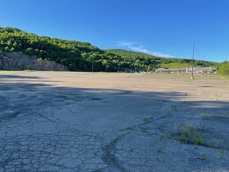 Scranton Carbondale Highway, Scranton, PA for rent - Building Photo - Image 2 of 5