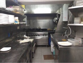 Retail in Barcelona, Barcelona to rent Interior Photo- Image 2 of 2