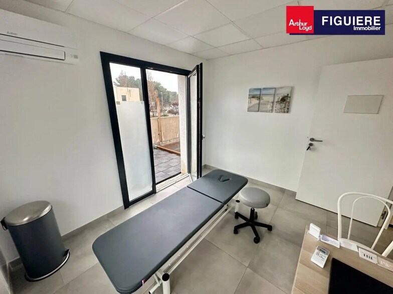 Office in Velaux to rent - Interior Photo - Image 2 of 6