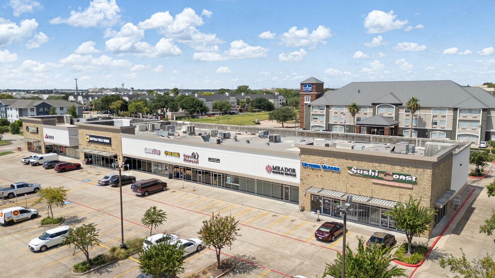 528 W Bay Area Blvd, Webster, TX to rent - Building Photo - Image 3 of 6