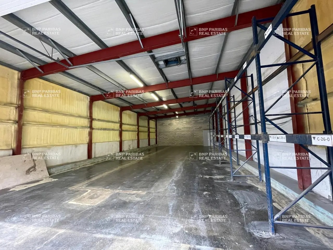 Industrial in Aulnay-sur-Mauldre for sale Interior Photo- Image 1 of 3
