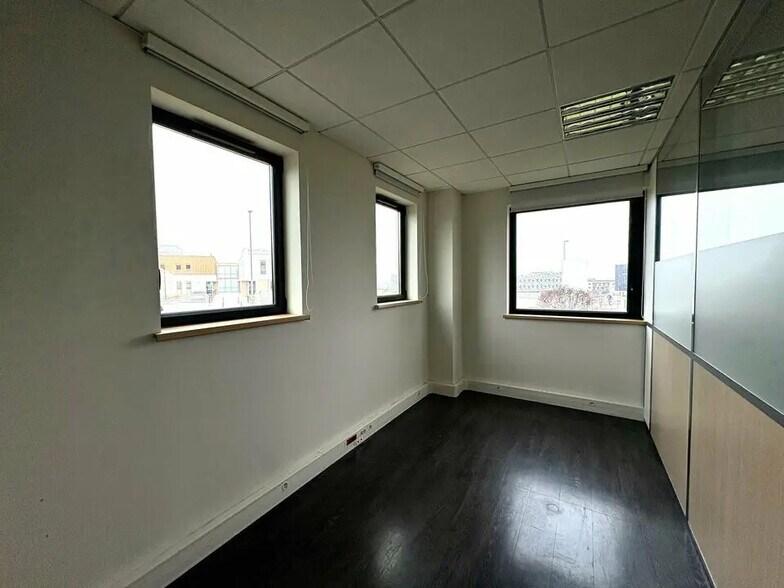 Office in Dijon to rent - Interior Photo - Image 3 of 11