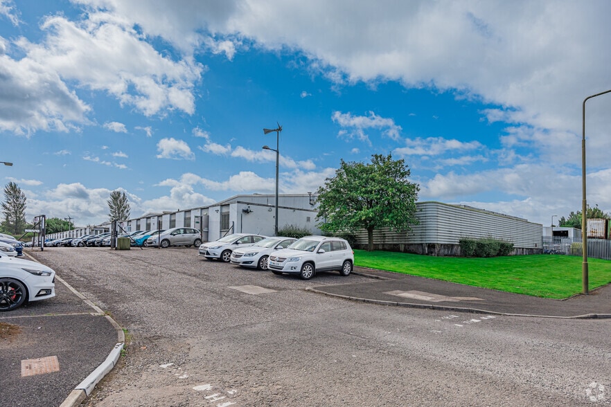 8 Firth Rd, Livingston to rent - Primary Photo - Image 1 of 2