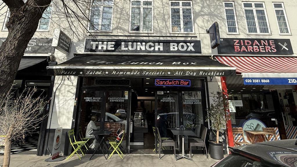 134 Hammersmith Rd, London to rent Building Photo- Image 1 of 2