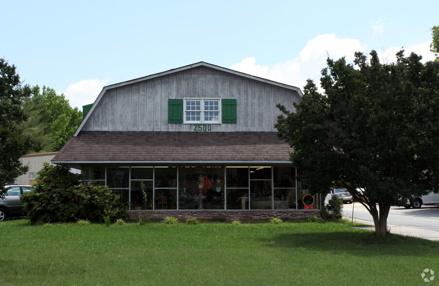 2500 N Main St, High Point, NC for sale - Building Photo - Image 1 of 1