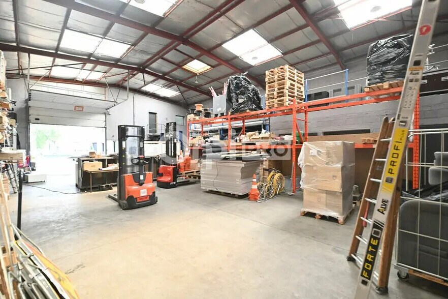 Light Industrial in Feyzin for sale - Interior Photo - Image 3 of 12