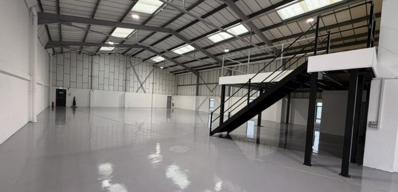 Mackenzie Way, Swindon Village to rent - Interior Photo - Image 3 of 4