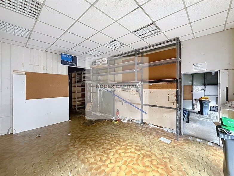 Retail in Paris to rent - Interior Photo - Image 3 of 3