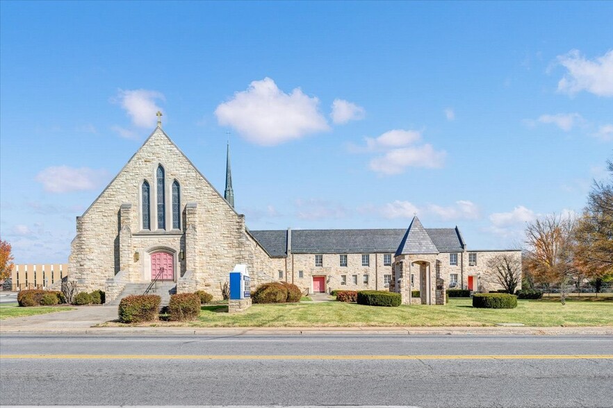 3333 Williamson Rd NW, Roanoke, VA for sale - Primary Photo - Image 1 of 1