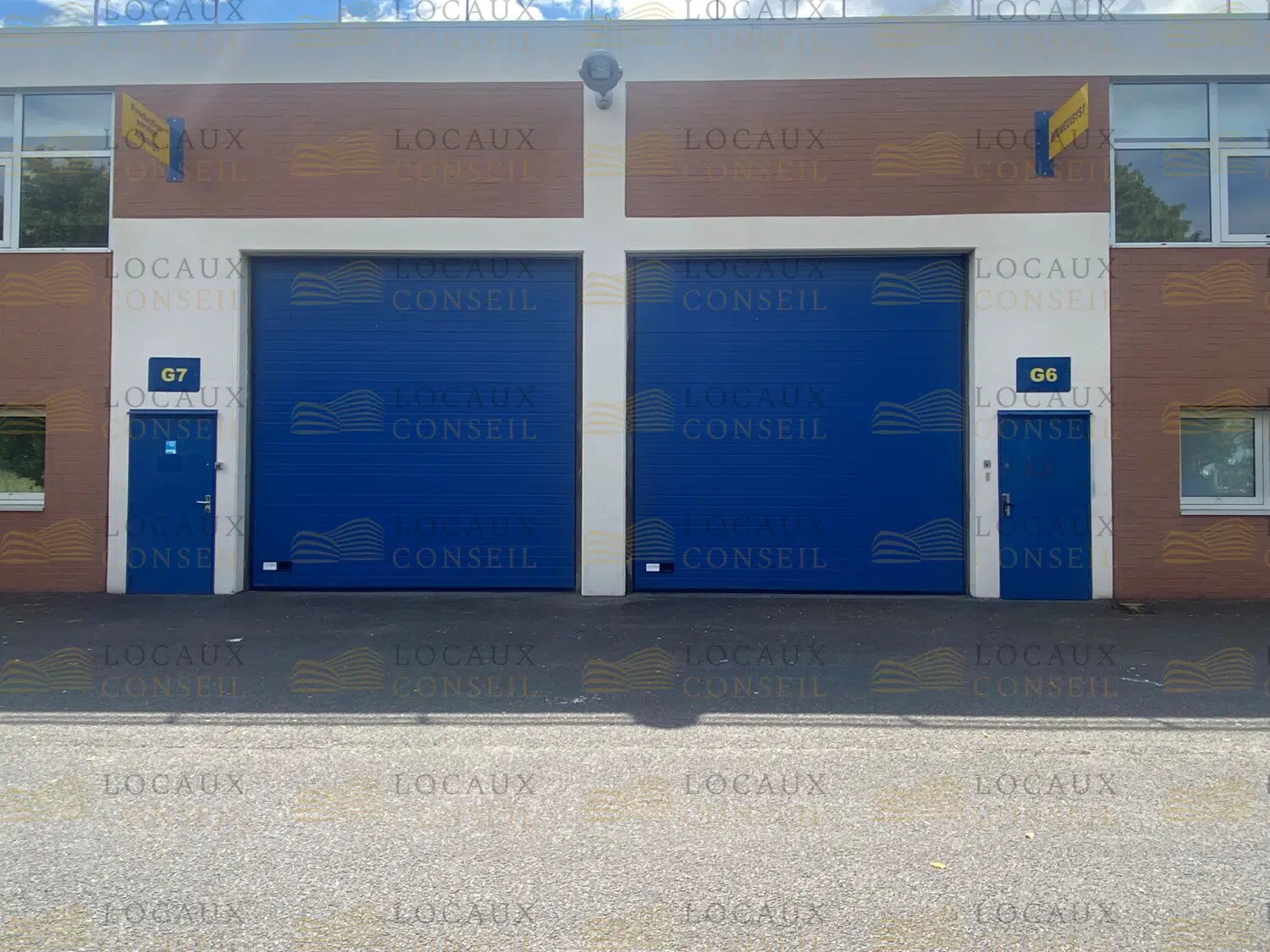 Office in SAINT-OUEN-L'AUMONE to rent Building Photo- Image 1 of 37