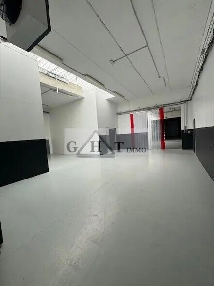 Industrial in Trappes for sale - Interior Photo - Image 3 of 6