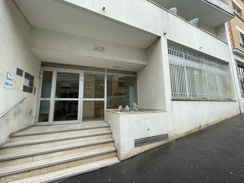 Office in Paris for sale - Building Photo - Image 1 of 6