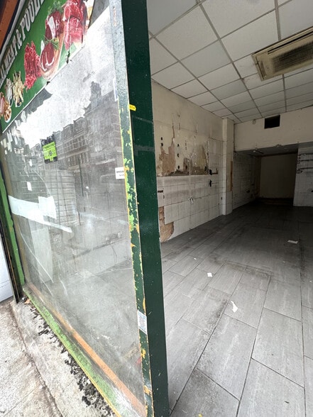 172-176 Kilburn High Rd, London to rent - Building Photo - Image 1 of 6