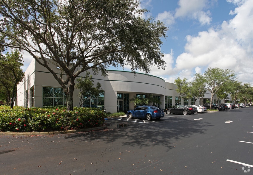 3100-3130 Commerce Pky, Miramar, FL for rent - Primary Photo - Image 1 of 4