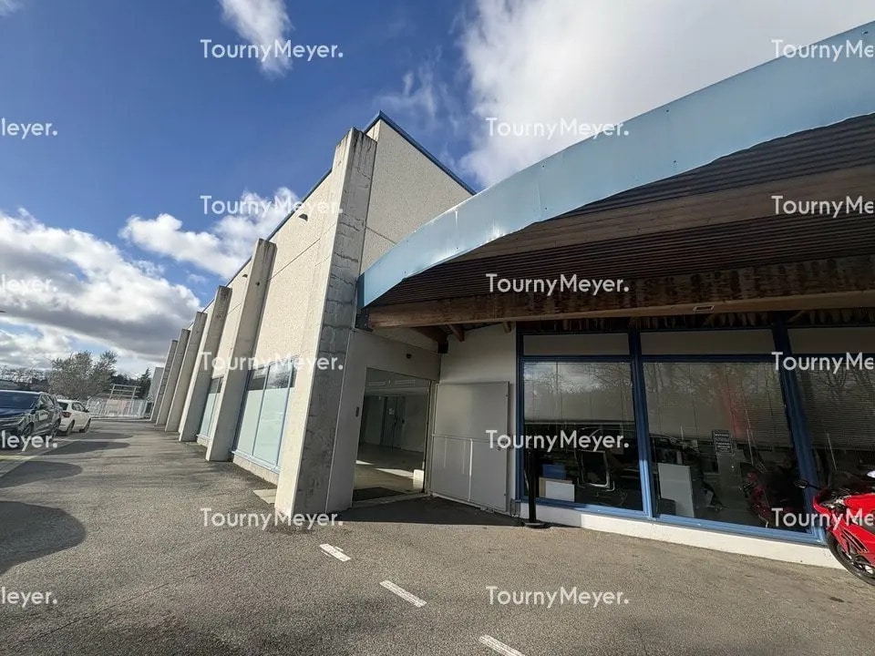 Location Bureaux 800 m² - Photo 1