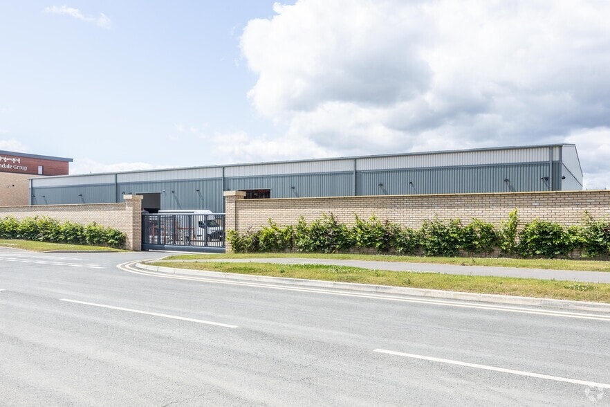 Urlay Nook Rd, Stockton On Tees to rent - Building Photo - Image 2 of 2