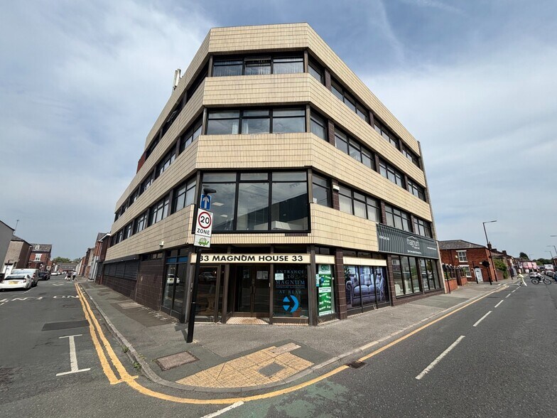 33 Lord St, Leigh to rent - Building Photo - Image 1 of 7