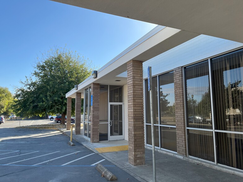 178 N 1st St, Dixon, CA for rent - Building Photo - Image 1 of 5