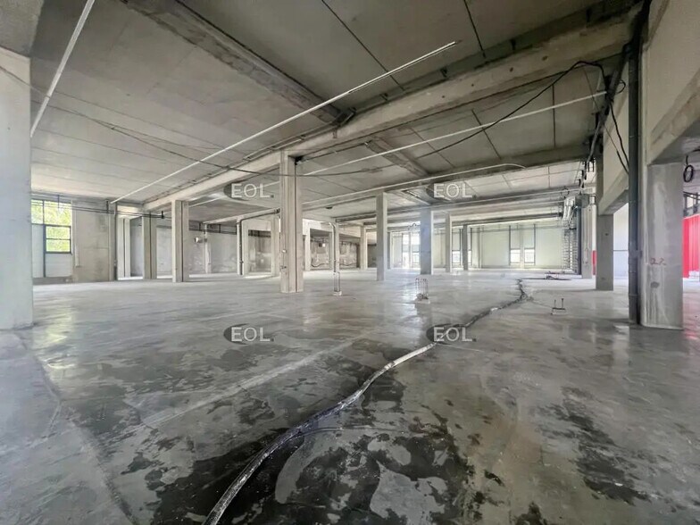 Light Industrial in Bobigny to rent - Interior Photo - Image 3 of 5
