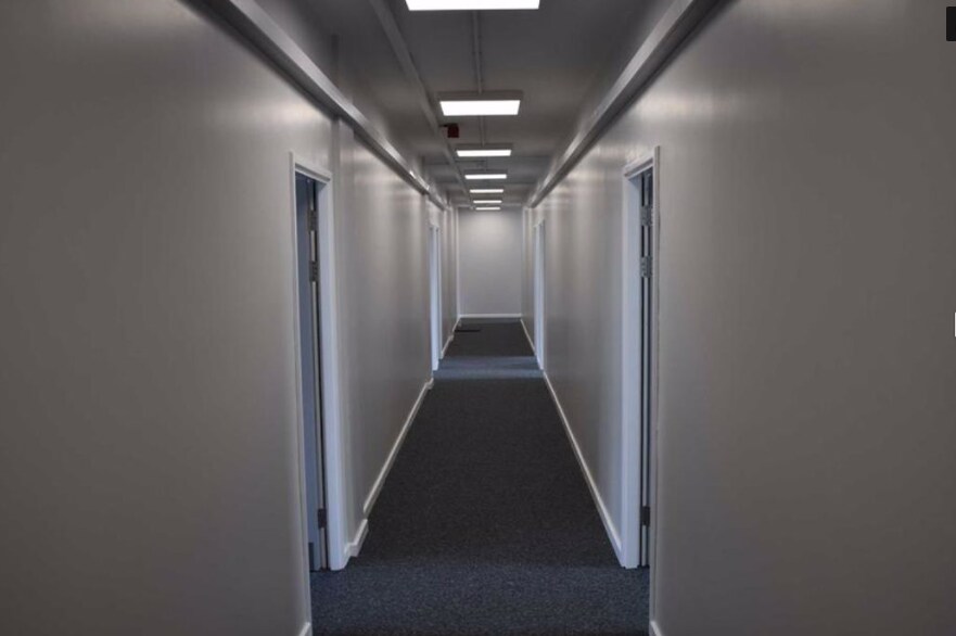 1-3 Red St, Carmarthen to rent Interior Photo- Image 1 of 3