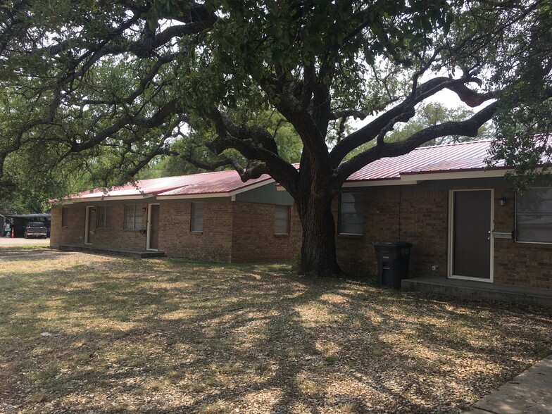 1112 S Church St, Brady, TX for sale - Building Photo - Image 1 of 1