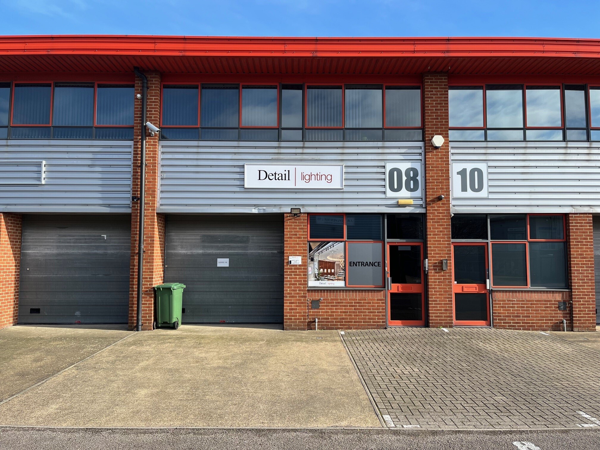 14-24 Howard Way, Newport Pagnell to rent Building Photo- Image 1 of 13