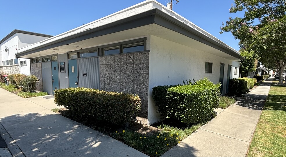 1741 W Romneya Dr, Anaheim, CA for rent - Building Photo - Image 3 of 14