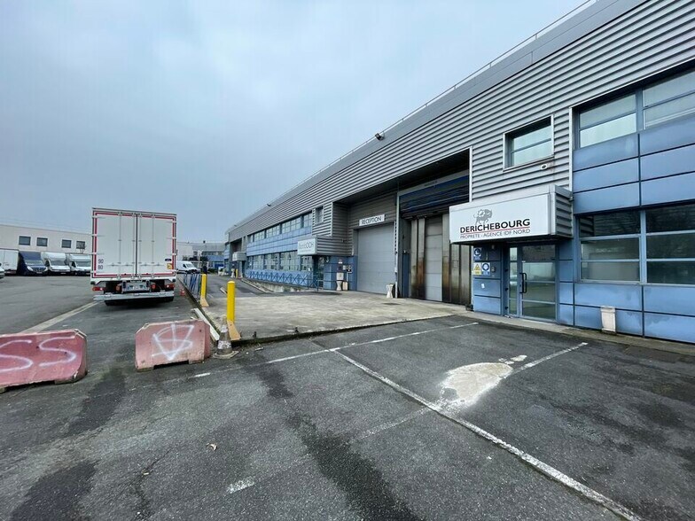 Light Industrial in La Courneuve to rent - Building Photo - Image 2 of 11