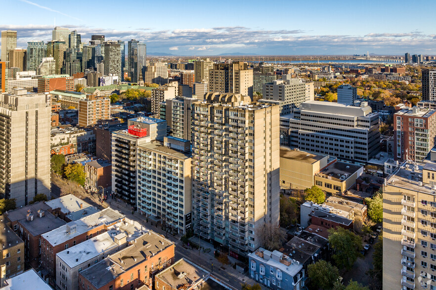 2100 Boul de Maisonneuve O, Montréal, QC for rent - Aerial - Image 2 of 6