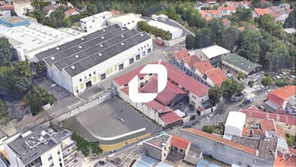 Light Industrial in Bagnolet to rent - Building Photo - Image 1 of 24