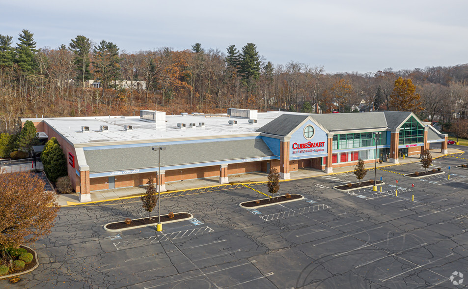 1055 W Main St, New Britain, CT for sale - Building Photo - Image 1 of 1