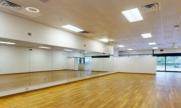 1800 59th St, Bradenton, FL to rent Matterport 3D Scan- Image 1 of 3