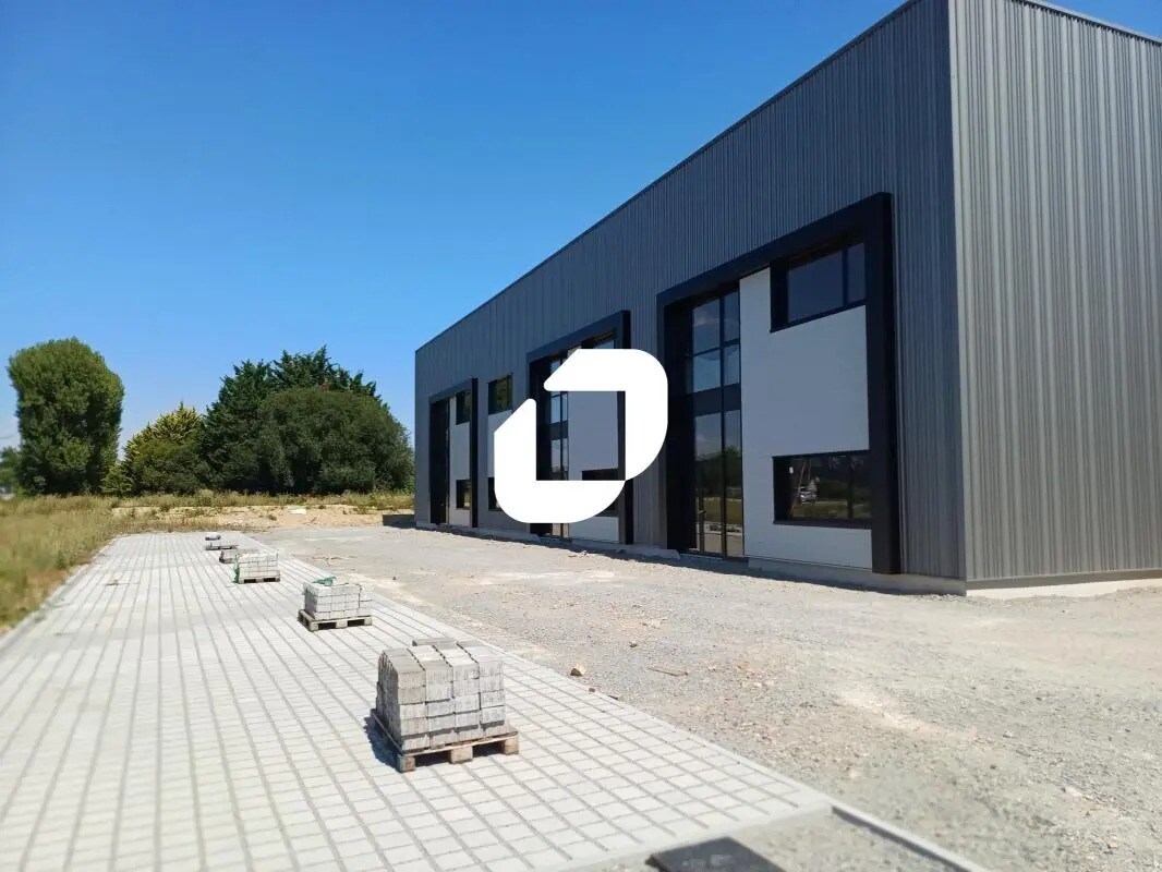 Light Industrial in Thouaré-sur-Loire for sale Building Photo- Image 1 of 13