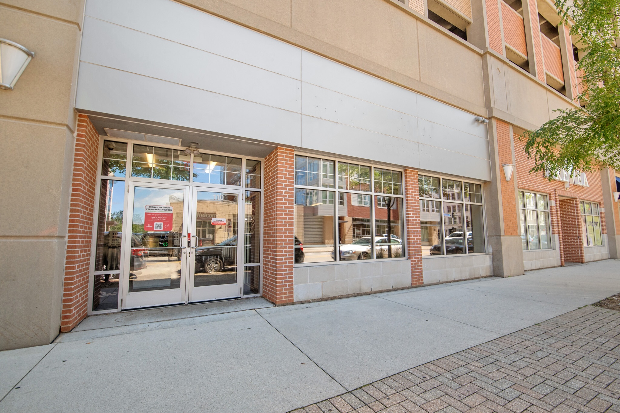 100-140 N Washington St, Green Bay, WI to rent Building Photo- Image 1 of 25