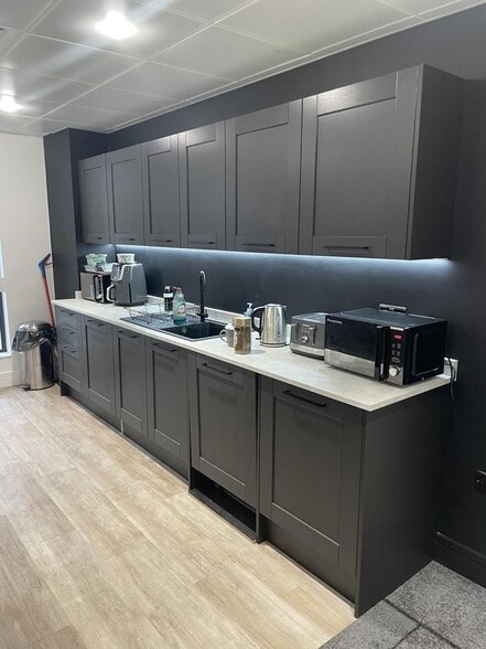 54 Hagley Rd, Birmingham to rent - Building Photo - Image 3 of 16