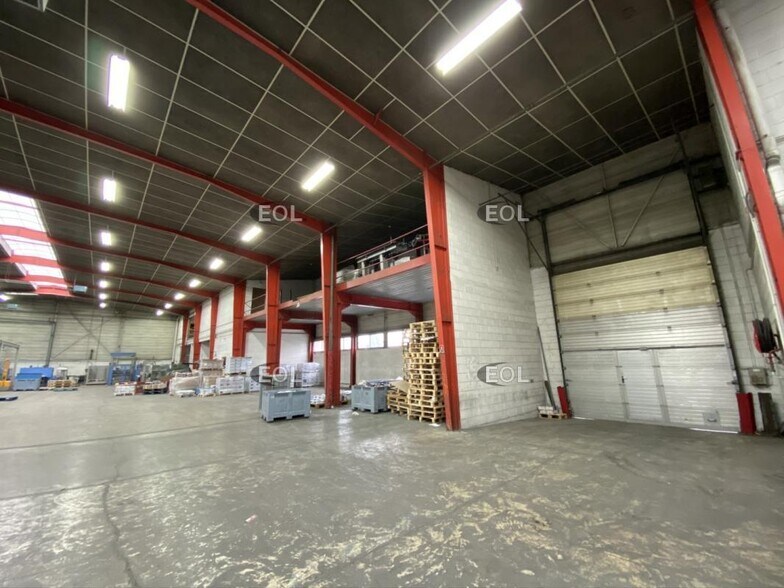 Industrial in Morangis to rent - Interior Photo - Image 3 of 6