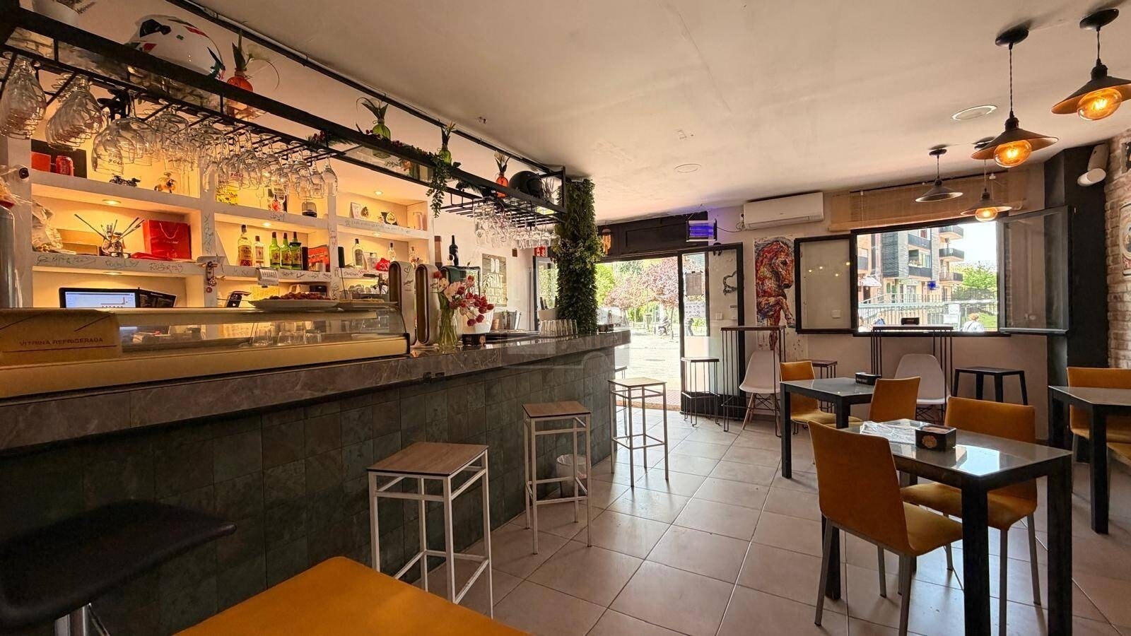 Retail in Madrid, Madrid to rent Floor Plan- Image 1 of 4