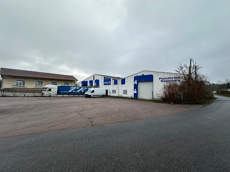 Light Industrial in Saint-Florentin for sale - Primary Photo - Image 1 of 7